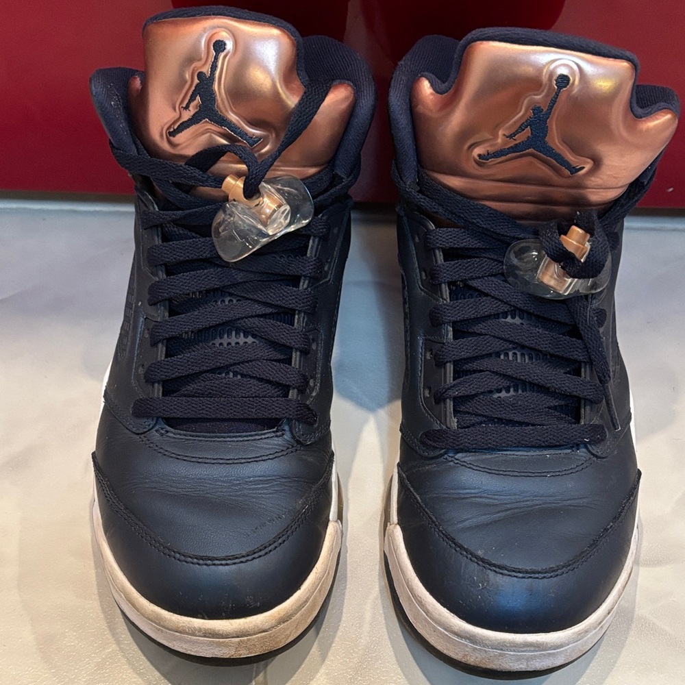 Jordan 5 Retro Bronze Sneakers men’s size 11. Pre owned